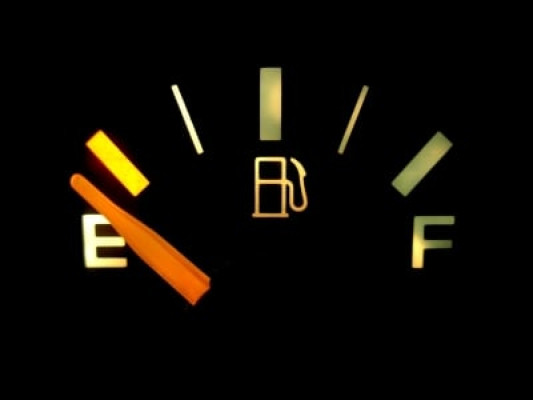 Al cierre. La energía sigue penalizando al mercado y la burbuja de bonos pone límite al BCE con su QE
