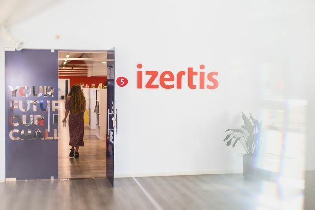 Izertis gana 3,9 millones y aumenta sus ingresos un 20,9% en 2025