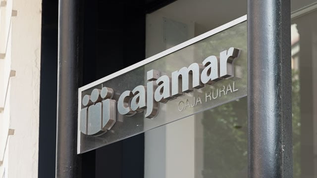 Cajamar bonifica con hasta 750 euros a nuevos clientes por domiciliar la nómina