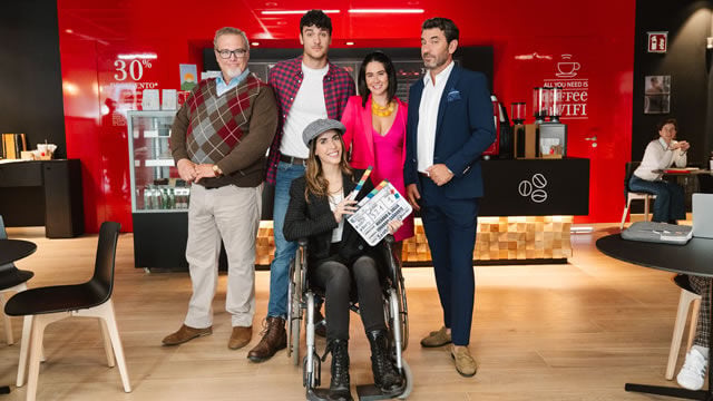 Banco Santander estrena 'Café para Cinco', la miniserie sobre la reinvención profesional con Arturo Valls