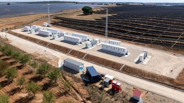 Iberdrola pone en operación las baterías más grandes de España