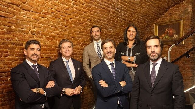 Qué comprar cuando el ruido lo invade todo: claves de inversión tras 2025