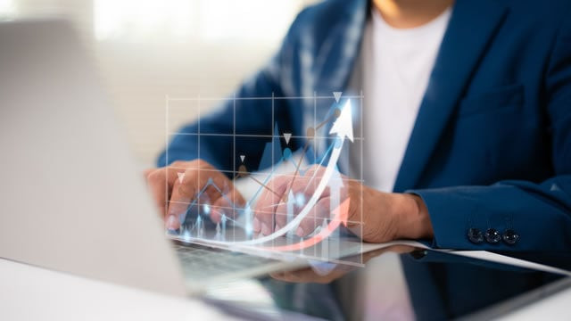 Entre tensiones económicas e incertidumbre sobre la IA, los mercados se mantienen sólidos