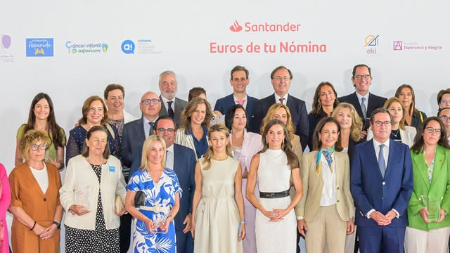 El programa Euros de tu Nómina de Banco Santander convierte pequeñas donaciones en grandes cambios sociales en España