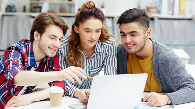 Santander apuesta por talento joven con perfiles en IA, datos y transformación digital