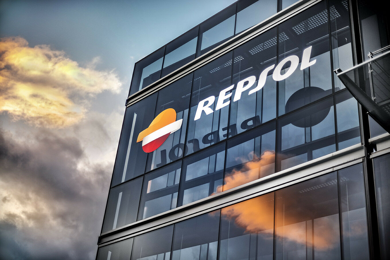 REPSOL invierte en transición energética y en sus accionistas, lluvia de dividendos