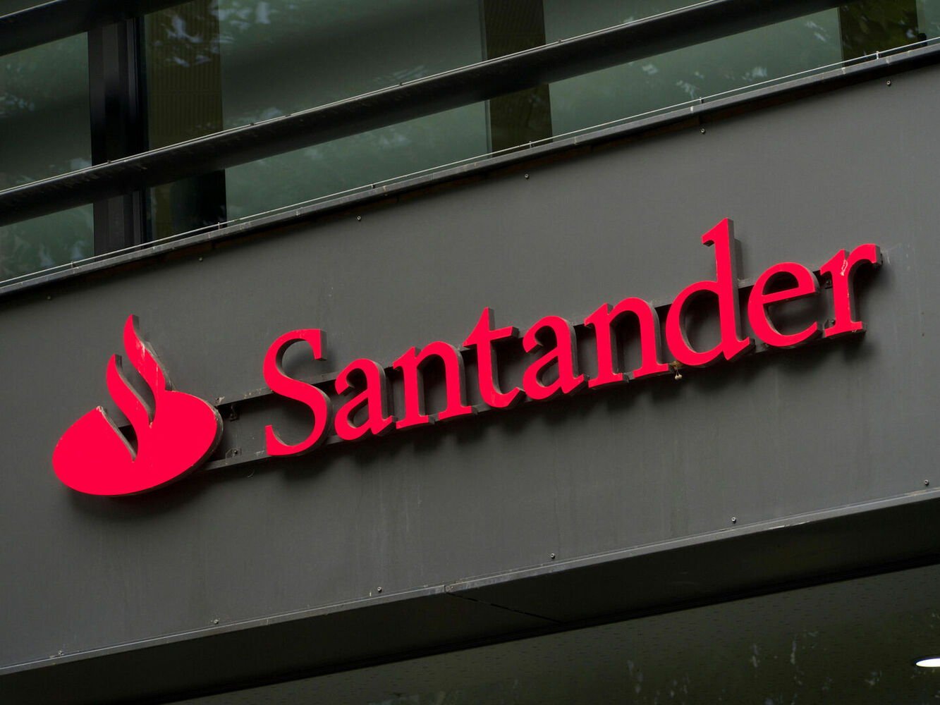 Banco Santander cumple sin grandes sorpresas, ni para bien, ni para mal