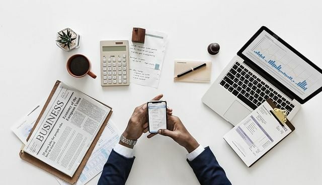 Por qué no se debe salir o entrar de estrategias temáticas basándose únicamente en las valoraciones