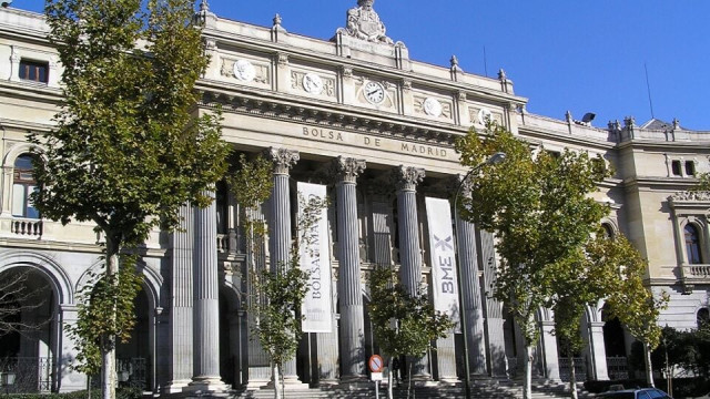 La banca devuelve a terreno negativo al Ibex 35, que despide los 9.300 puntos