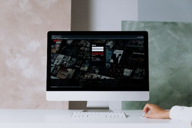 Netflix advierte a las 'telecos' sobre las contraseñas compartidas
