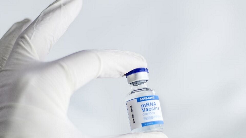 Pfizer: hay vida tras las vacunas antiCovid... pero también menos ingresos