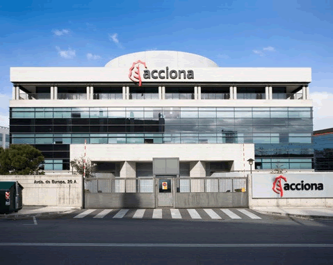 Acciona continúa rebotando desde el lado inferior del canal alcista