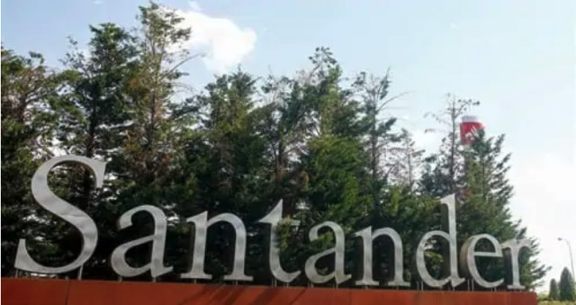 Santander adelanta a Caixabank en suscripción de fondos