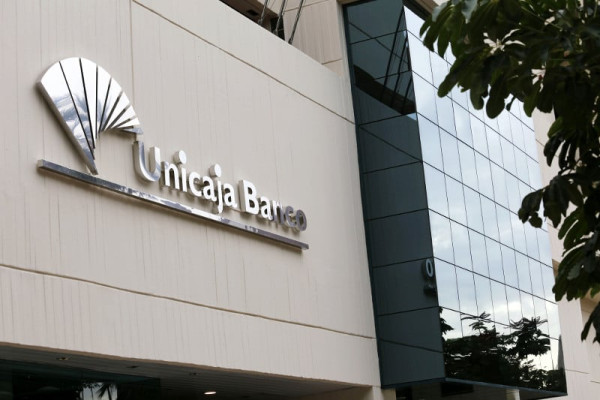 Unicaja: oportunidad a un suelo