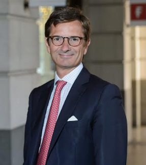 Fidelity anima a los bancos a aplazar el pago de dividendos