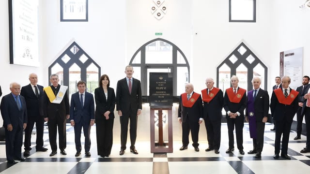 El Rey Felipe VI inaugura el nuevo campus del Instituto de Estudios Bursátiles (IEB) en Madrid