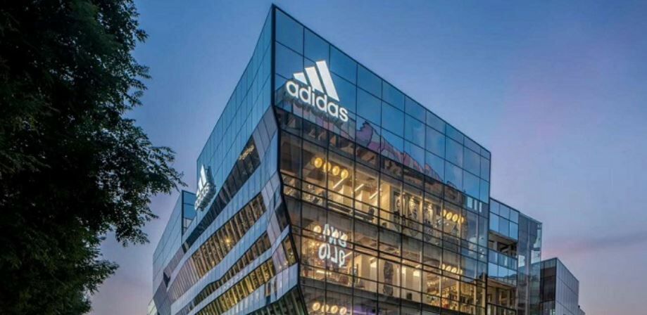 Adidas aumenta su beneficio neto un 12,6% en el primer trimestre