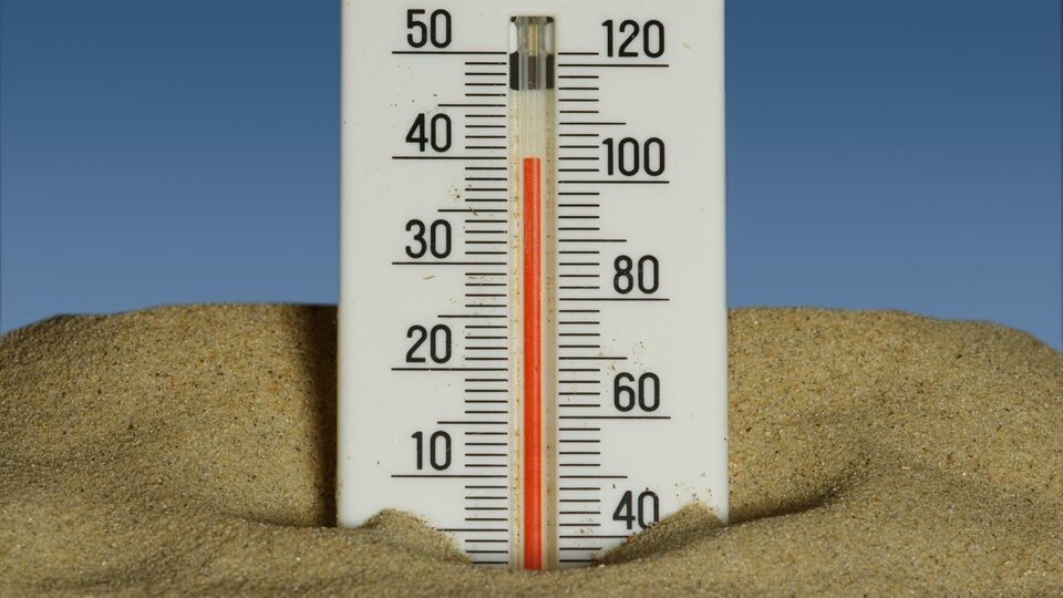 El calor intenso irrumpe en la Feria de Córdoba y obliga a extremar la precaución en pacientes vulnerables